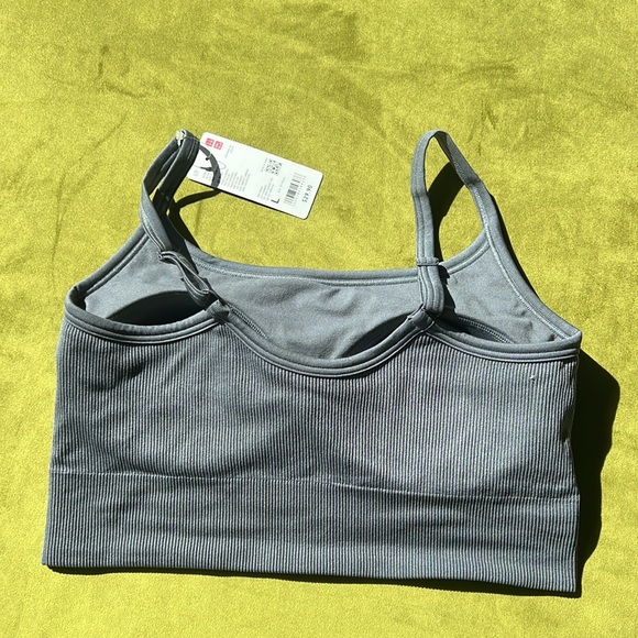 NWT UNIQLO Seamless Half Bra Camisole - Picture 4 of 5